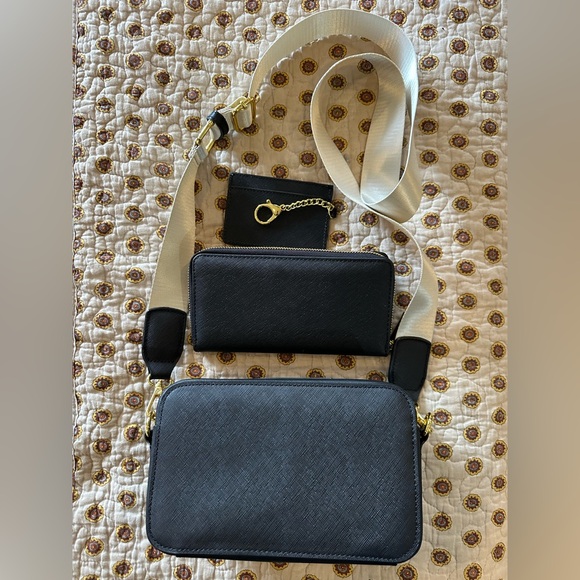 Joy Saffiano BlackLeather Crossbody Bag Set NEW - Picture 3 of 7